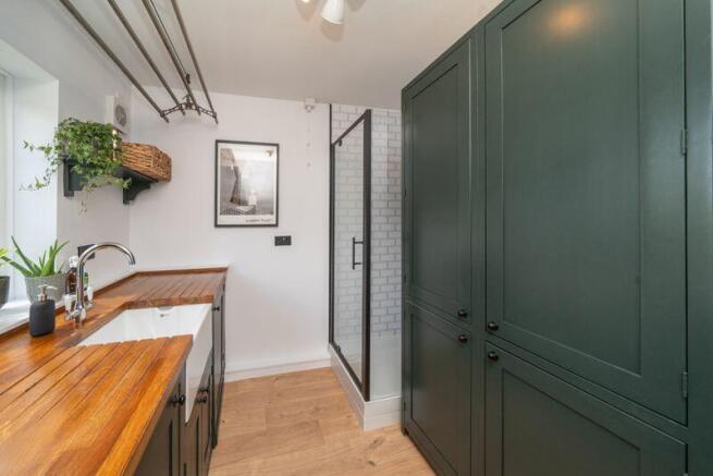 Utility/ shower room