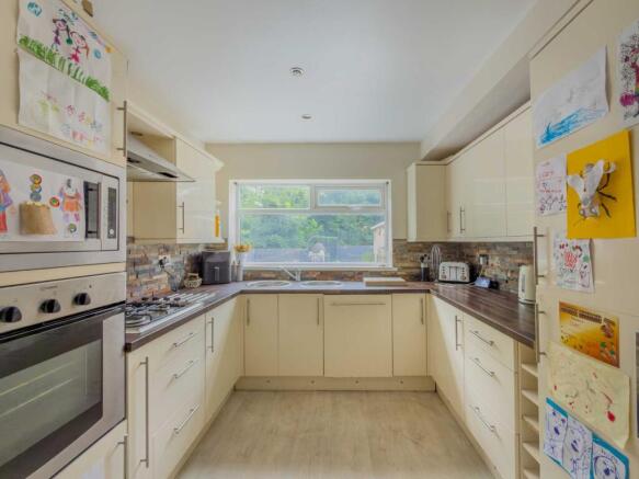3 bed Detached for sale Image 4