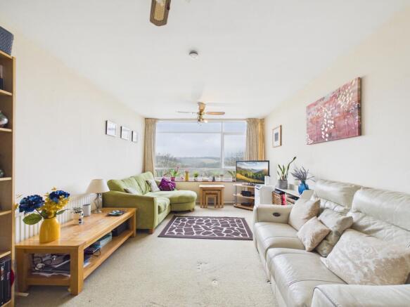 CAM02136G0-PR0530-STILL006