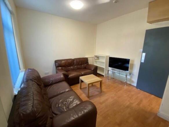32 treherbert lounge
