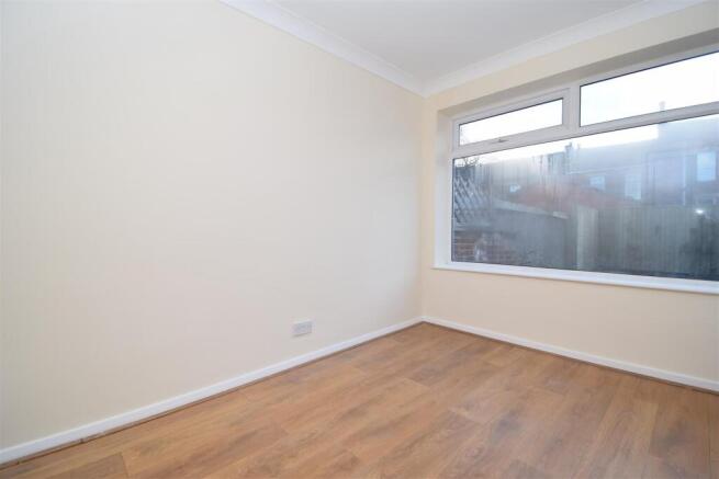 3 bed Detached to rent Image 6