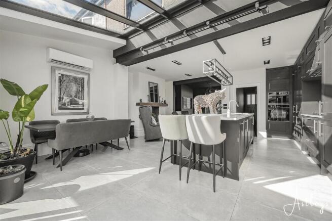 Kitchen/dining area