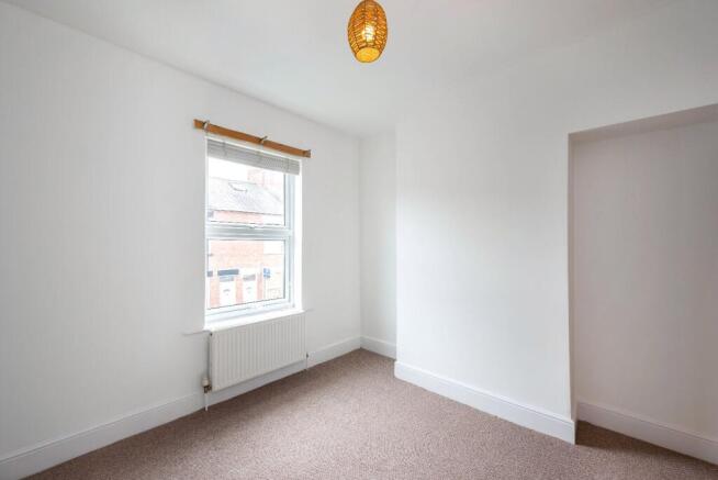 2 bed Terraced to rent Image 11