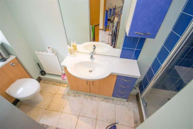 EN SUITE