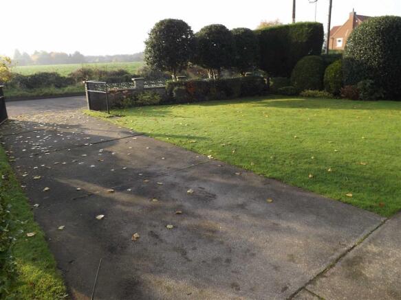 FRONT GARDEN