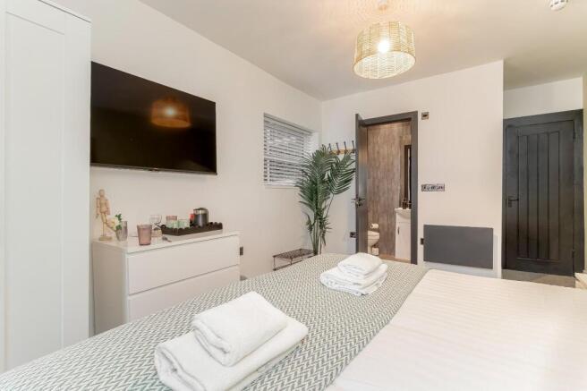 9 bed Town House for sale Image 6