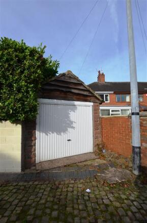 SINGLE GARAGE.
