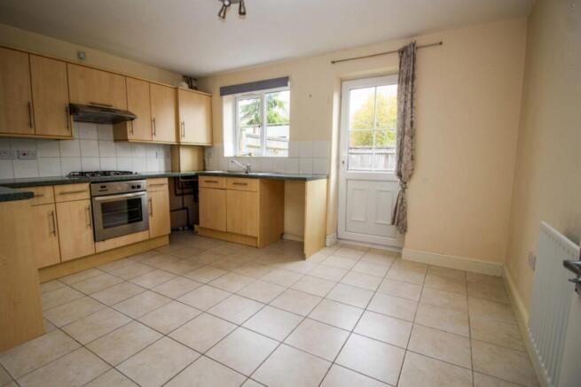 Kitchen / Dining Roo