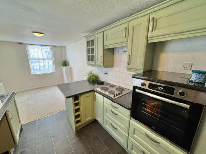 Bayswater Road, Plymouth, PL1 5BX