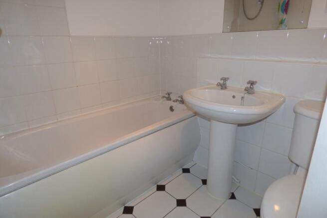Hedingham Place, bat