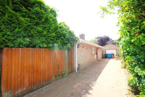Hillside Crescent, Weldon, NN17