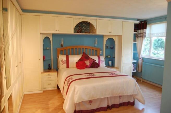 MAIN BEDROOM