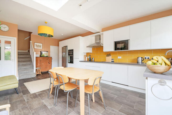 4 bed Semi-Detached for sale Image 8