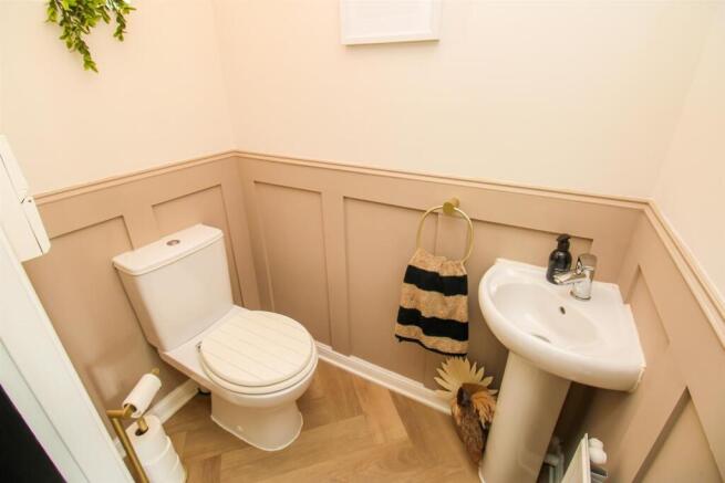 3 bed Semi-Detached for sale Image 8