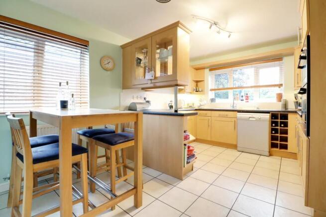 KITCHEN..jpg