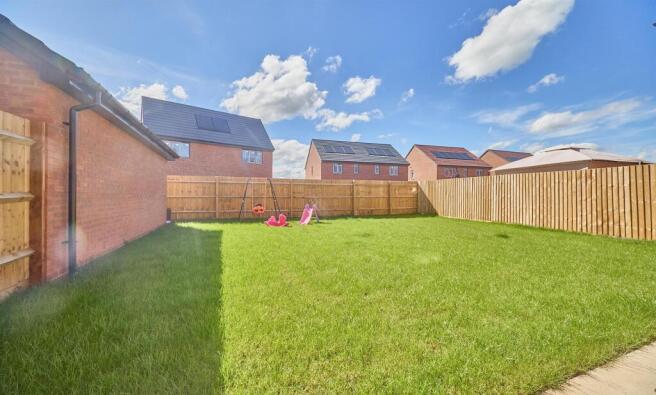Arromanches Ave Hinckley_13.jpg