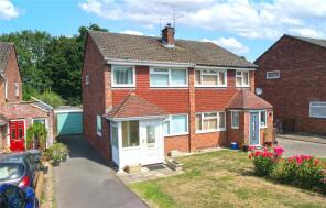 8, Riverdale, Wrecclesham, Farnham GU10 4PH