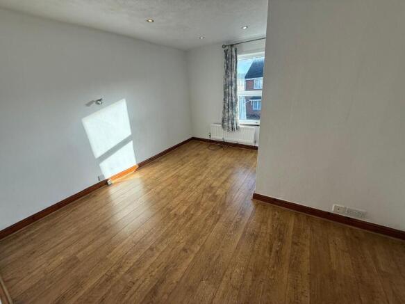 Bedroom (o)