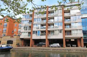 Flat 302, Kings Reach Court, Crane Wharf, Reading RG1 3AY