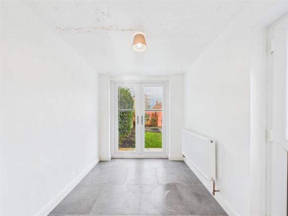 3 bed Terraced to rent Image 6