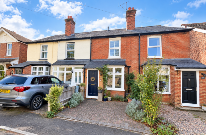 2-bed terraced on Gipsy Lane, Wokingham, RG40, £425,000