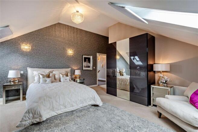 3 bed Apartment for sale Image 10