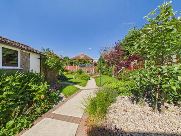 3 bed Semi-Detached for sale Image 2