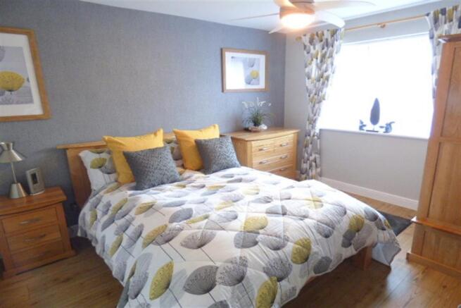 Bedroom+