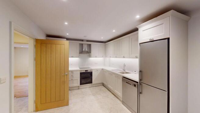 MODERN SPACIOUS KITCHEN/DINER