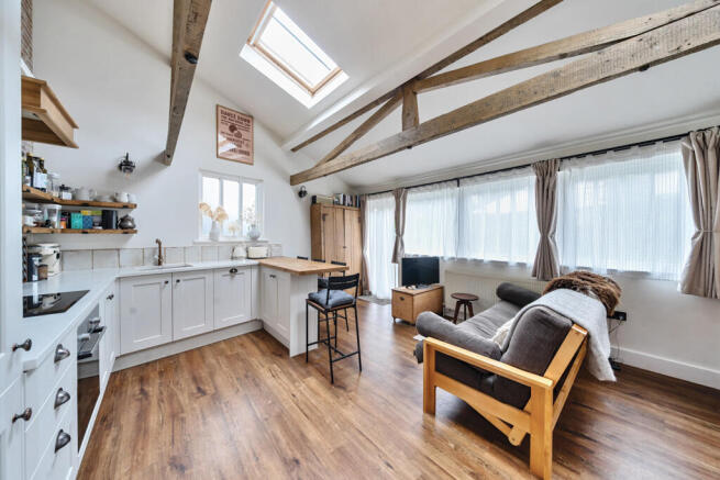 1303930-9-683f018...