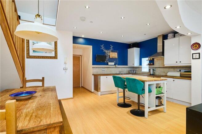 3 bed Penthouse for sale Image 6