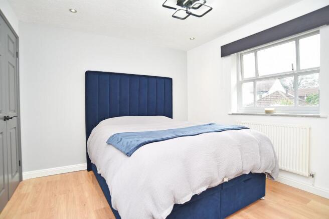 4 bed Detached for sale Image 11