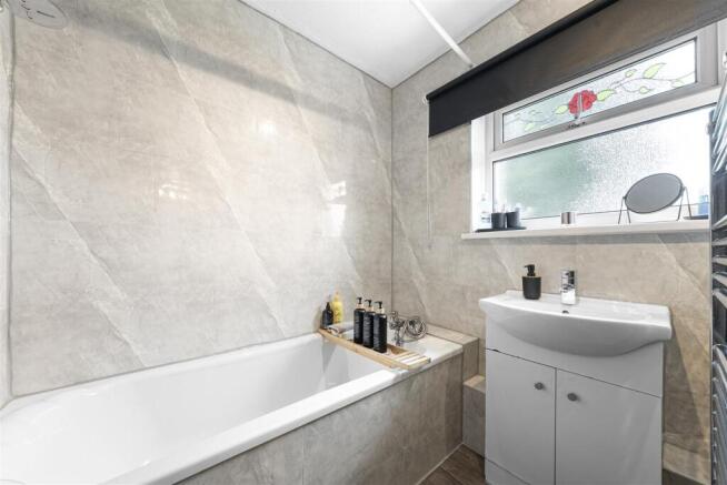 3 bed Terraced for sale Image 4