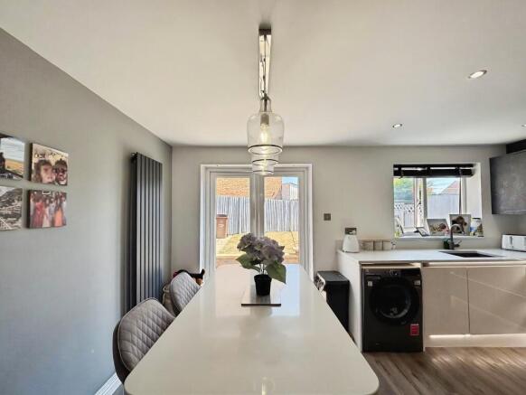 3 bed Detached for sale Image 8