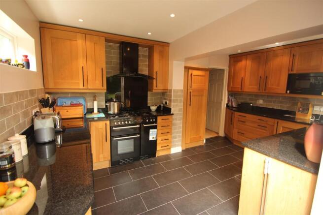 LUXURY KITCHEN