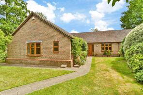 Woodlands, Sallows Shaw, Cobham, Gravesend DA13 9BP
