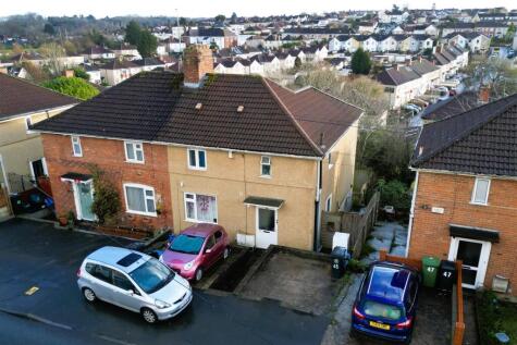 2 x 2 BED FLATS | £28K PA | BS4