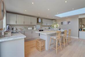 6, Lilac Avenue, Wickford SS12 0BW