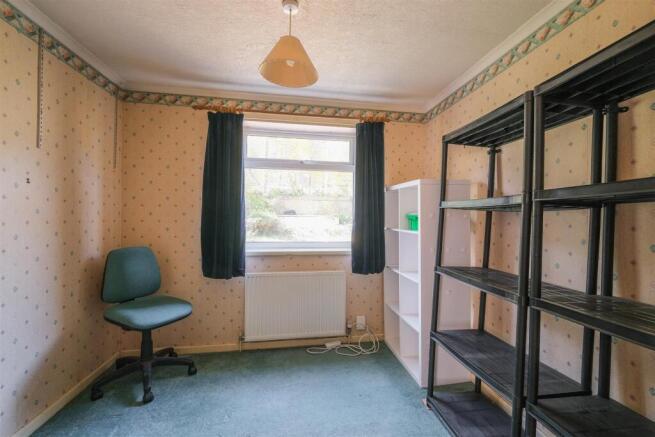 3 bed Semi-Detached Bungalow for sale Image 12