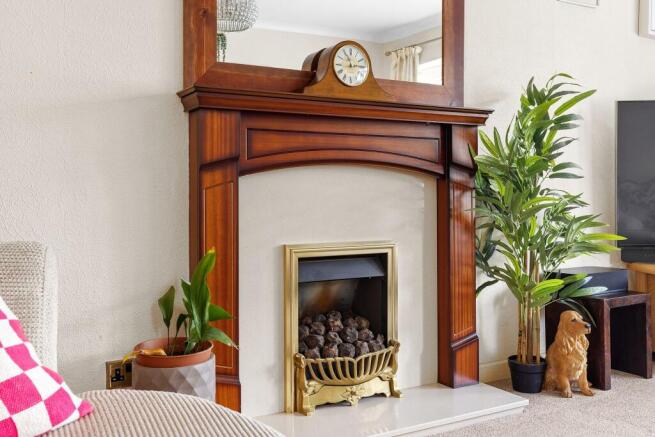 4 bed Detached for sale Image 10