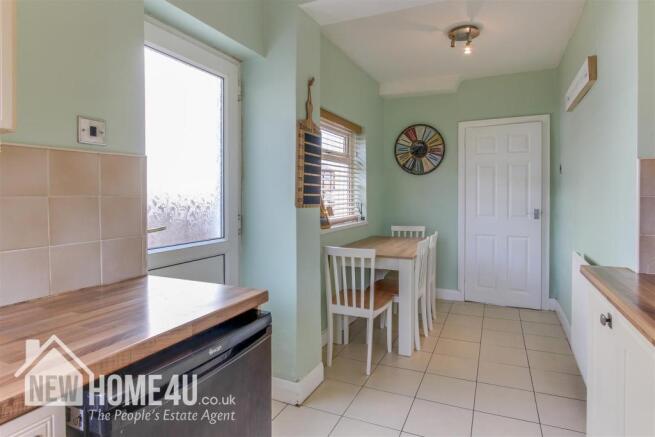 KITCHEN: