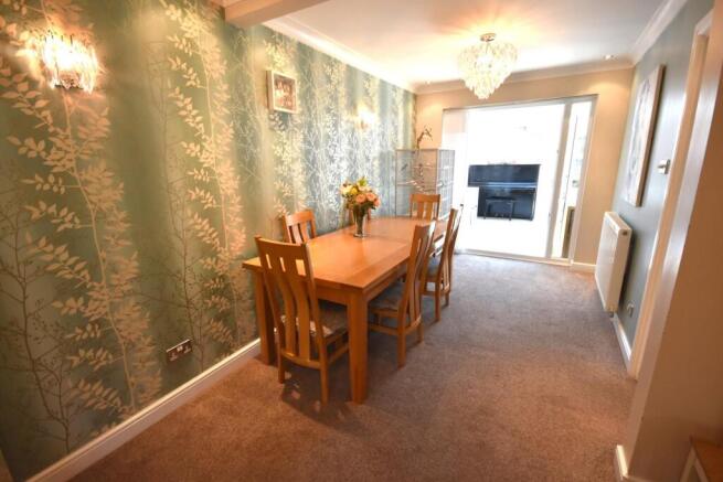 LOUNGE/DINER