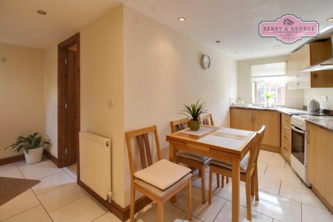 ANNEX KITCHEN/ DINER