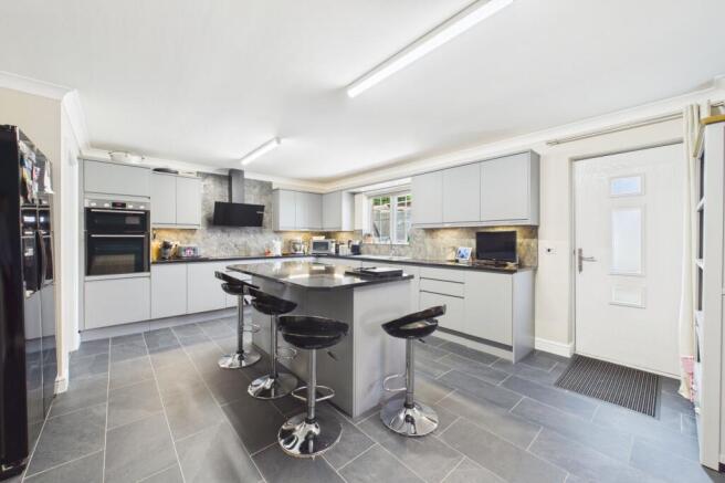 Kitchen / Breakfast Room