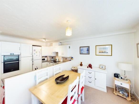 Kitchen/Dining Area