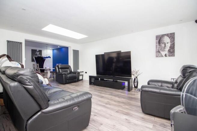 Harrow Way, Carpenders Park, Watford, Herts, WD19 5ET photo 2