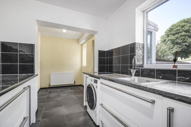 3 bed Semi-Detached for sale Image 6