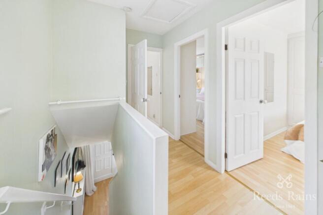 3 bed Semi-Detached for sale Image 10
