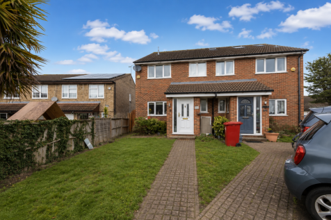 Sandringham Court, Slough, SL1