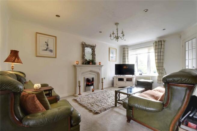 3 bed Semi-Detached for sale Image 6